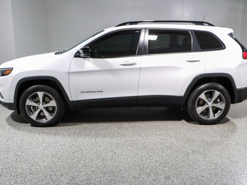 Used 2022 Jeep Cherokee Limited AWD/4WD image 10