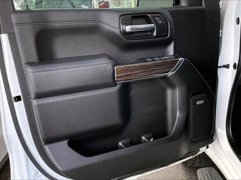 Used 2019 Chevrolet Silverado 1500 LT Trail Boss image 22