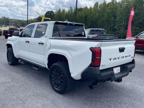 Used 2026 Toyota Tacoma SR w/ SR Upgrade Package RWD image 4