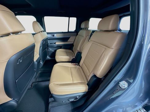 New 2026 Hyundai Santa Fe Limited FWD image 17