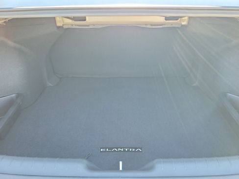 Used 2025 Hyundai Elantra SEL image 8