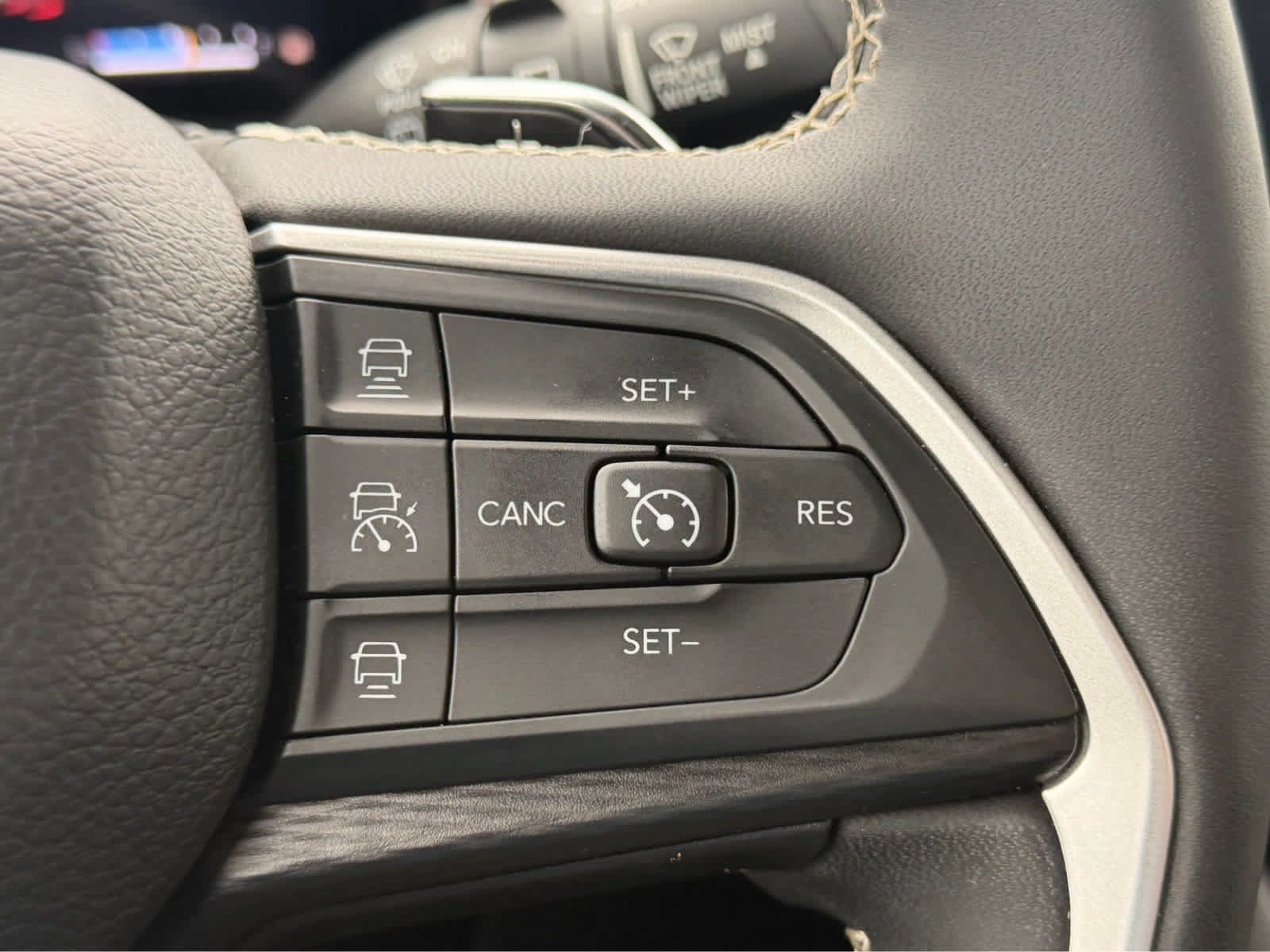 Used 2023 Jeep Grand Cherokee Altitude AWD/4WD image 19