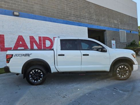 Used 2023 Nissan Titan PRO-4X w/ Pro-4x Convenience Package AWD/4WD image 8