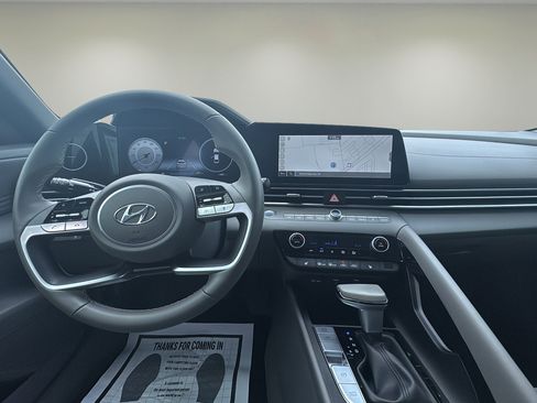 Used 2023 Hyundai Elantra SEL w/ Convenience Package FWD image 10