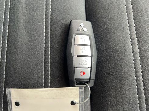 Used 2024 Mitsubishi Outlander SE image 26