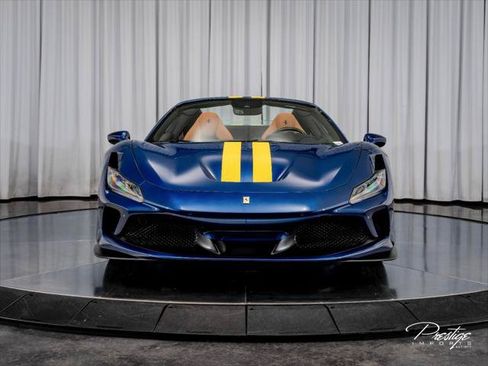 Used 2022 Ferrari F8 Tributo RWD image 3