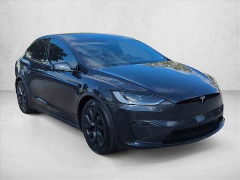Used 2024 Tesla Model X AWD/4WD image 3