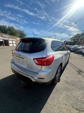 Used 2018 Nissan Pathfinder FWD image 5