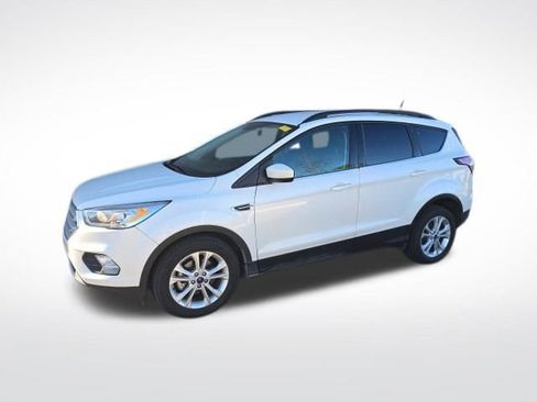 Used 2018 Ford Escape SEL image 3