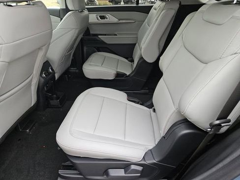 New 2026 Ford Explorer Active w/ Active Comfort Package image 25