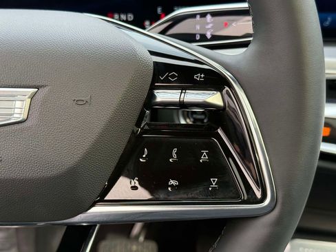 Used 2024 Cadillac Lyriq Sport image 32