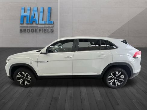 New 2026 Volkswagen Atlas Cross Sport SE image 2