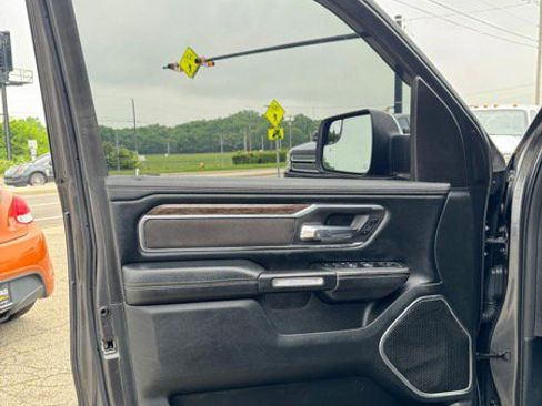 Used 2019 RAM 1500 Laramie image 16