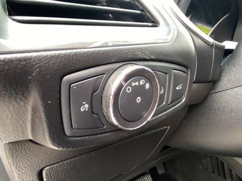 Used 2018 Ford Edge Titanium w/ Equipment Group 301A AWD/4WD image 19