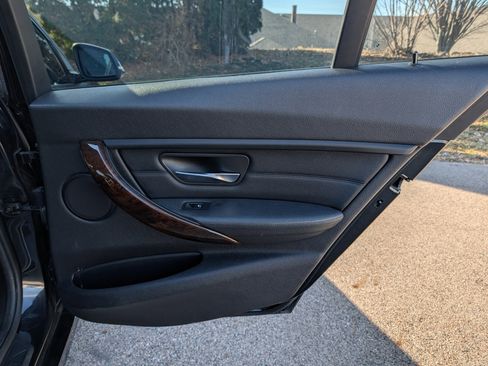 Used 2015 BMW 328i xDrive Sedan w/ Premium Package image 33