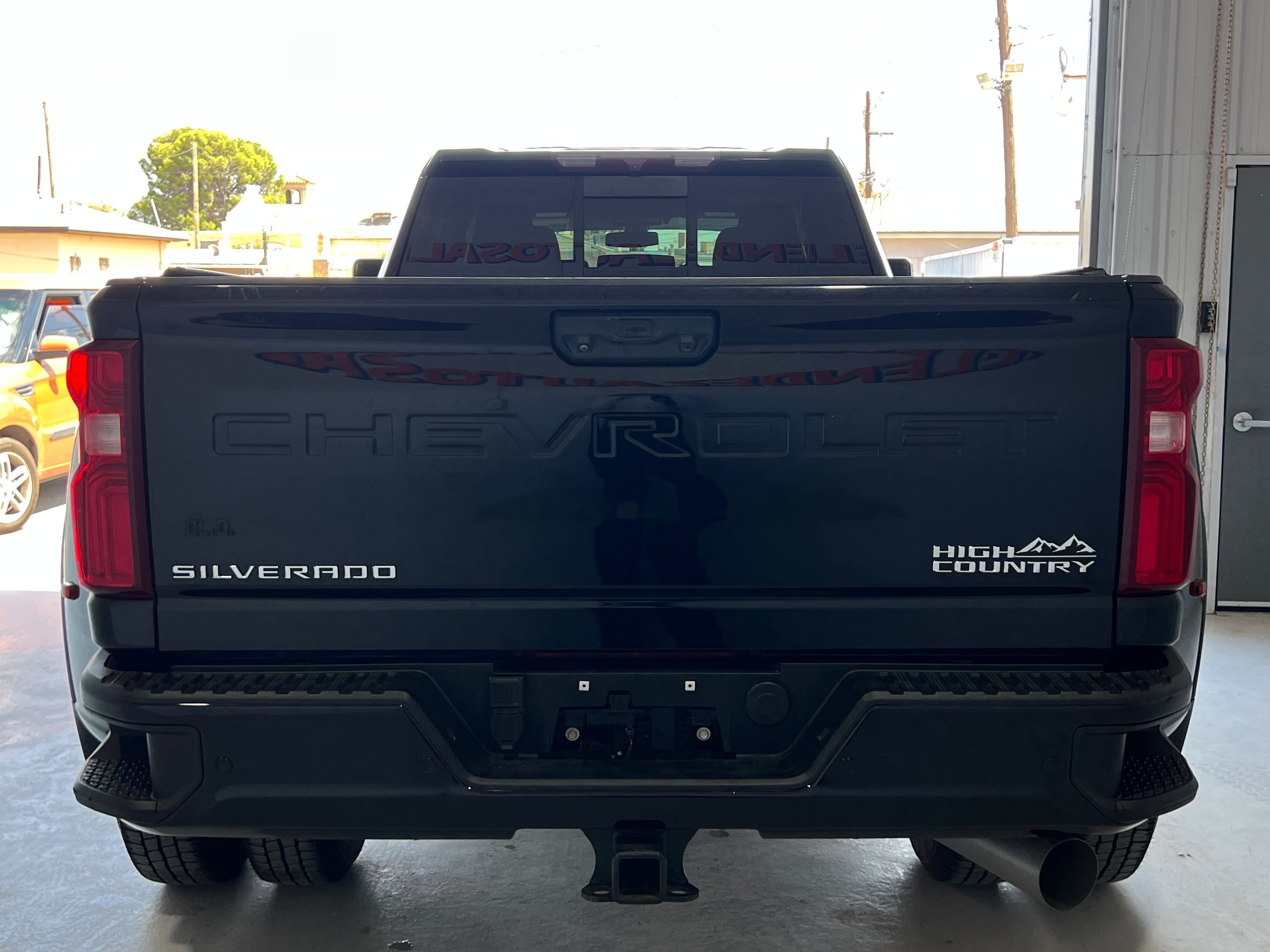 Used 2022 Chevrolet Silverado 3500 High Country w/ Safety Package II AWD/4WD image 4