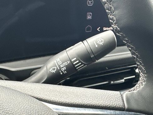 Certified 2025 Buick Envista Sport Touring w/ Experience Buick Package image 23