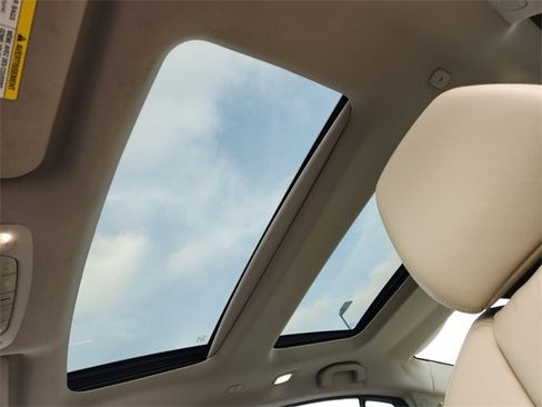 Used 2016 Nissan Maxima Platinum image 7