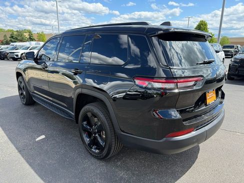 Certified 2023 Jeep Grand Cherokee L Laredo AWD/4WD image 5