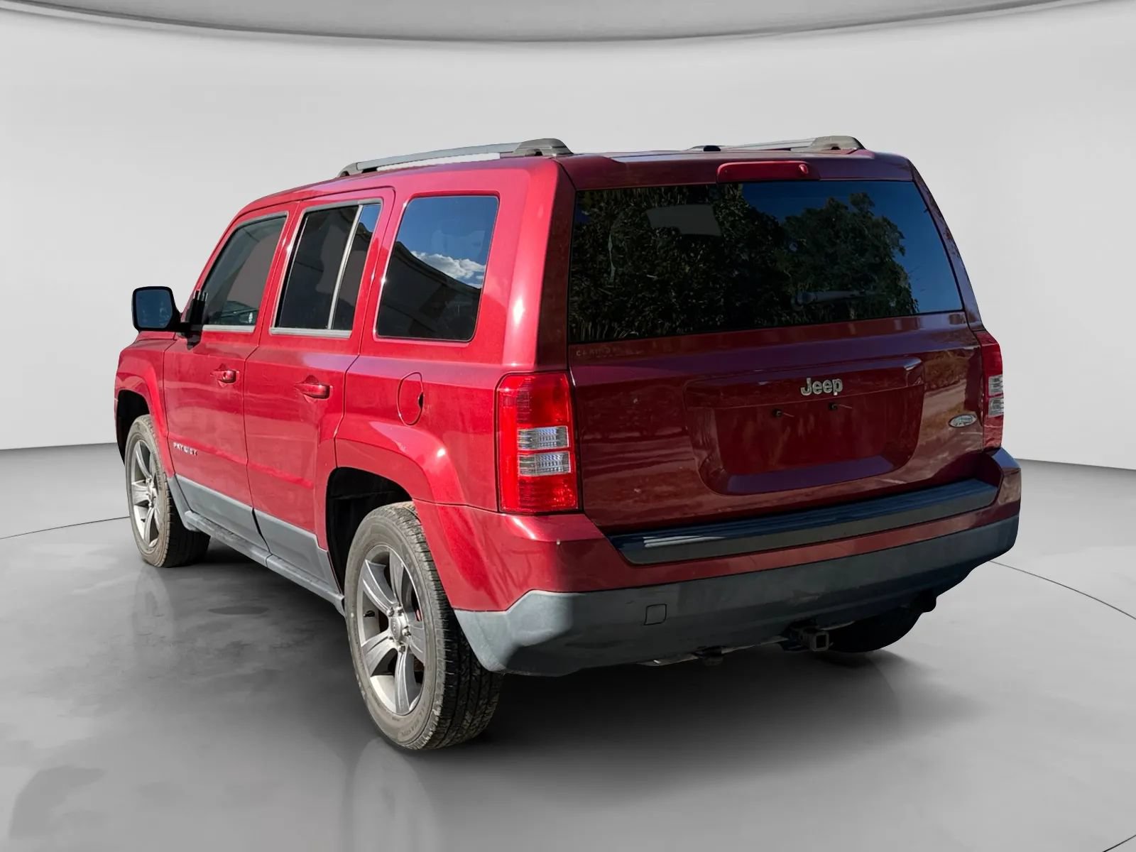 Used 2015 Jeep Patriot High Altitude FWD image 3