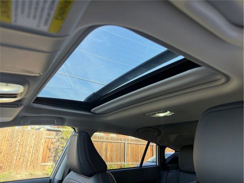 Used 2024 Subaru Crosstrek 2.5i Limited w/ Crosstrek Mirror Package image 30