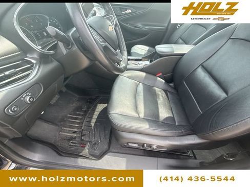 Certified 2018 Chevrolet Malibu Premier w/ Premier Sun and Wheel Package FWD image 37