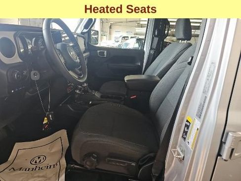 Used 2024 Jeep Wrangler Unlimited AWD/4WD image 10