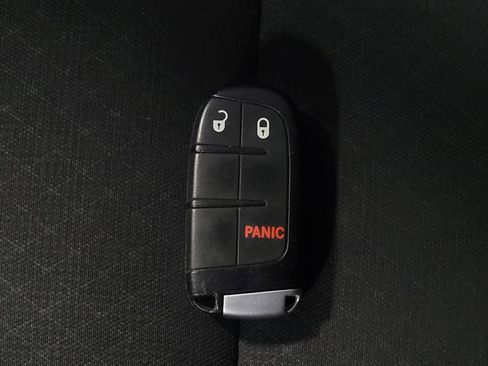 Used 2018 Jeep Grand Cherokee Laredo AWD/4WD image 32