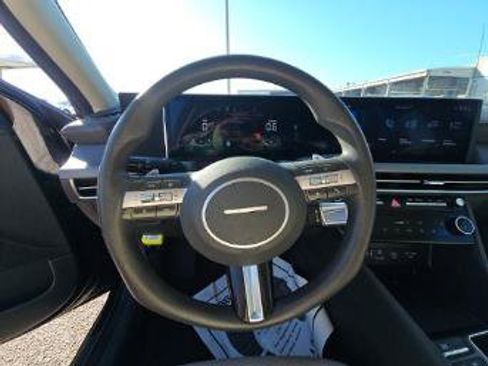 Used 2025 Hyundai Sonata SEL FWD image 18