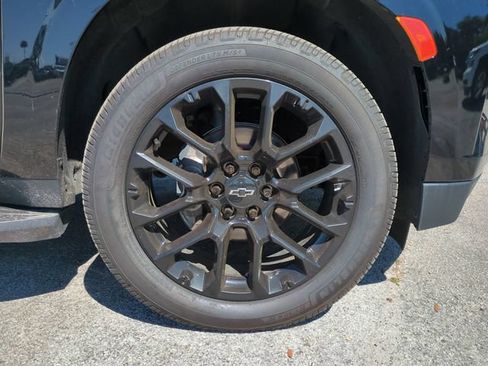 Used 2022 Chevrolet Suburban High Country AWD/4WD image 11