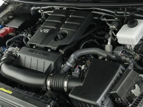 Used 2023 Nissan Frontier PRO-4X w/ Technology Package image 12