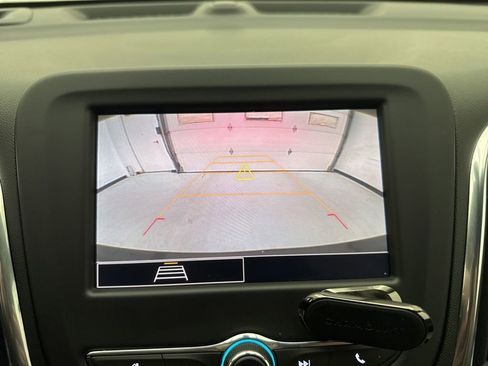 Used 2022 Chevrolet Equinox LT w/ Driver Convenience Package image 23