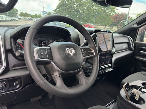 Used 2025 RAM 2500 Big Horn AWD/4WD image 18