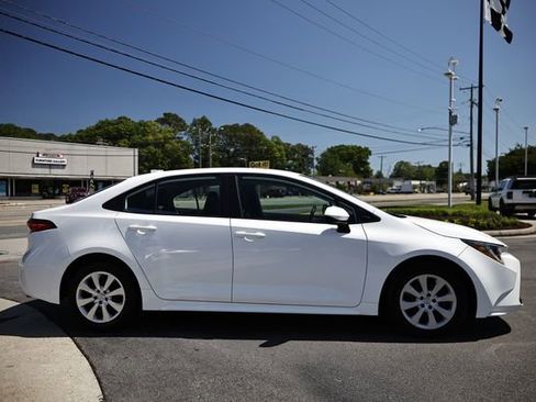 Used 2023 Toyota Corolla LE FWD image 8