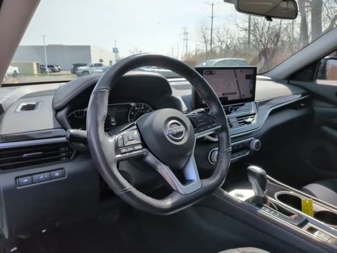 Used 2023 Nissan Altima 2.5 SR w/ SR Premium Package AWD/4WD image 27