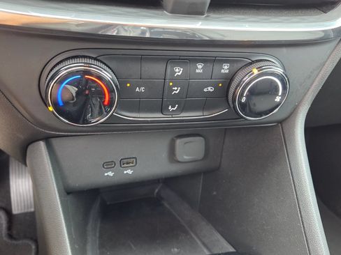 Used 2025 Buick Encore GX Preferred FWD image 21
