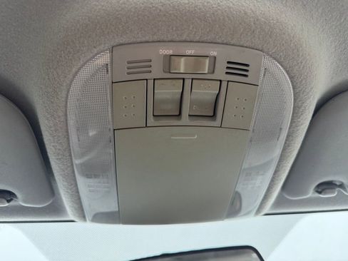Used 2010 Toyota Corolla LE FWD image 18