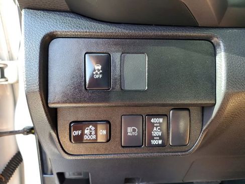 Used 2022 Toyota Tacoma TRD Off-Road w/ Technology Package RWD image 31