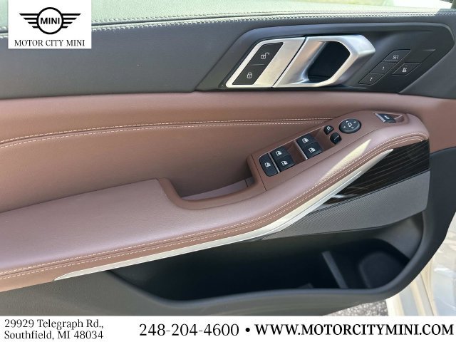 Used 2024 BMW X5 xDrive40i w/ M Sport Package AWD/4WD image 18