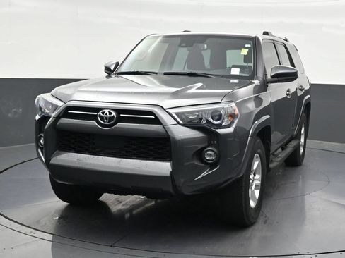 Used 2022 Toyota 4Runner SR5 RWD image 9