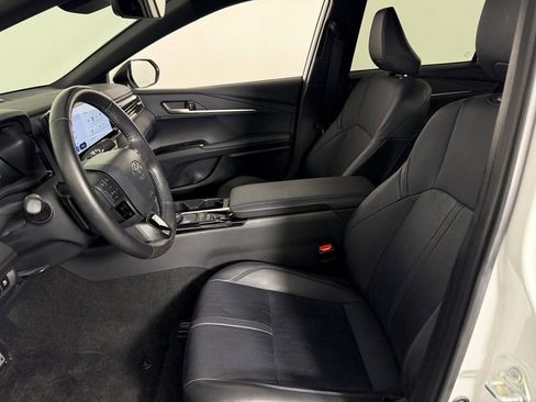 Used 2025 Toyota Camry XSE FWD image 22