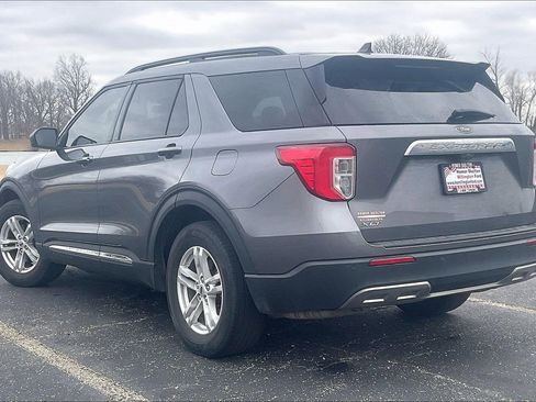 Used 2022 Ford Explorer XLT w/ Equipment Group 202A image 3