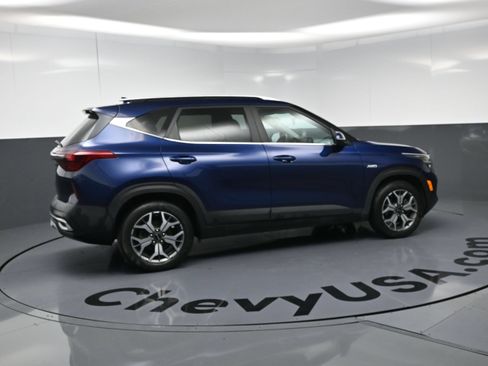 Used 2023 Kia Seltos EX AWD/4WD image 16