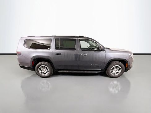 Used 2023 Jeep Wagoneer L 4WD image 8