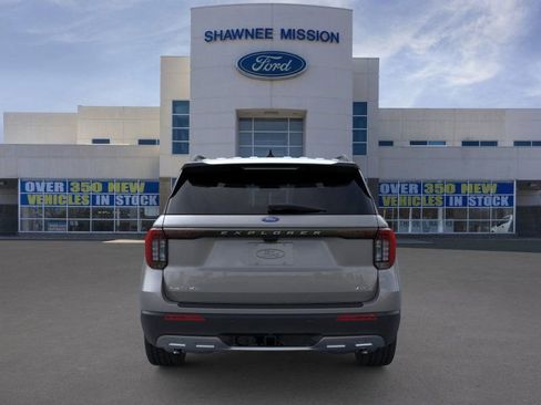 New 2026 Ford Explorer Active w/ Active Comfort Package AWD/4WD image 5