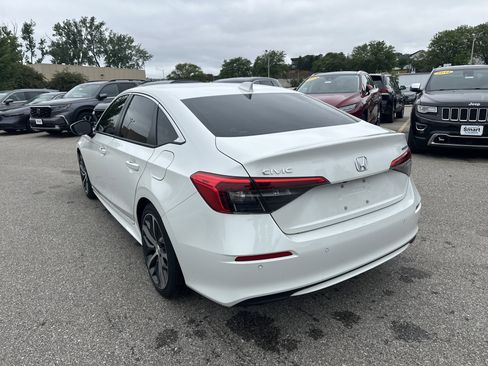 Certified 2024 Honda Civic Touring image 5