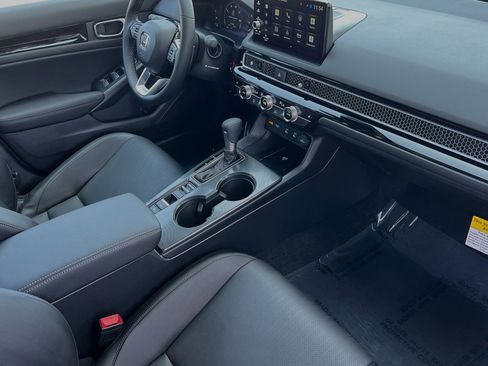 Used 2025 Honda Civic Sport image 14