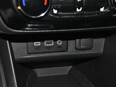 Used 2020 Buick Encore GX Preferred w/ Sport Touring Package FWD image 13