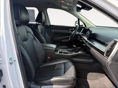 Certified 2025 Kia Sorento EX AWD/4WD image 15