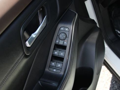 Certified 2023 Nissan Rogue SV w/ SV Premium B Package AWD/4WD image 15